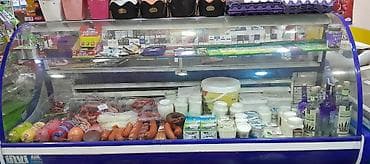Soyuducu mağaza bağlandığı üçün satılır. heç bir problemi yoxdur. Real