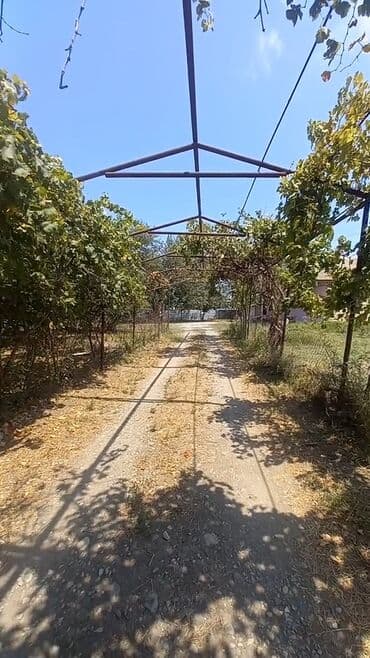 navastroykada satilan evler: 4 otaqlı, 3000 kv. m, Orta təmir — 3