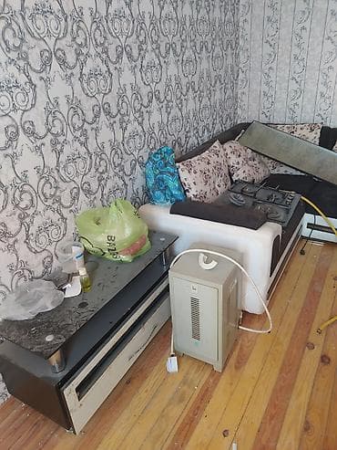 Künc divan – qara-ağ rəng kombinasiyasında, müasir dizayn. - L‑şəkilli