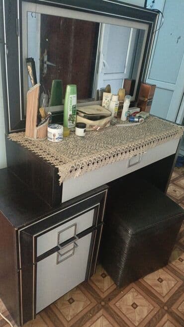 трюмо с зеркалом: С зеркалом, Германия — 1