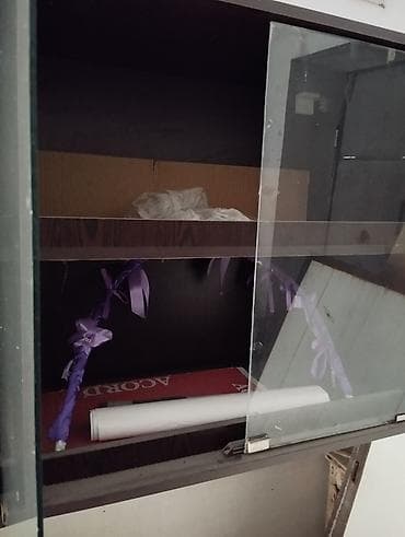 kuxna mebelleri 2018: Şüşə qapılı divar dolabı - Material: Gövdə ağac teksturalı laminat — 4