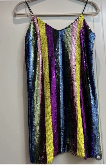 qiz tumanlari: Məhsul: Qadın geyimləri və mebel 1) Parıltılı iki hissəli dəst - — 4