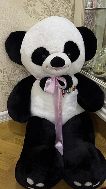 Böyük ölçülü panda yumşaq oyuncağı. Ağ-qara rəng kombinasiyaında
