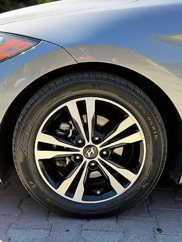byd f3 2013: Hyundai Elantra: 2 l | 2017 il Sedan — 6