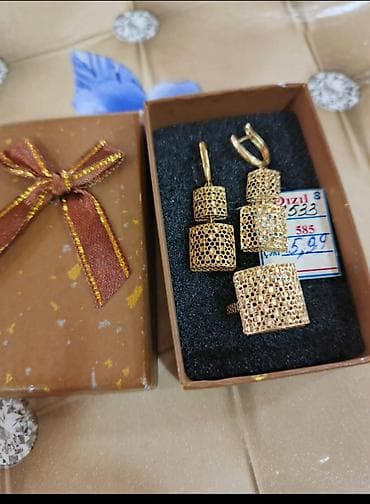 3 d saat: Sarı qızıl, 585 Əyar — 3