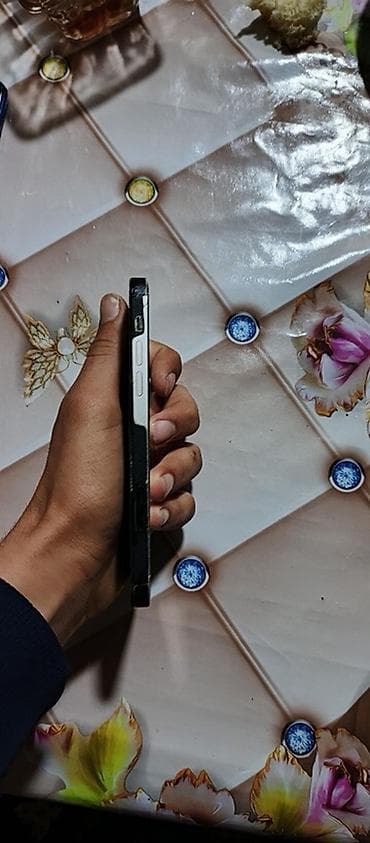 telefon barter 32gb: Qara, Face ID — 4