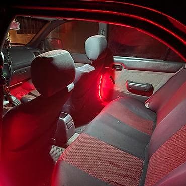 lexus is bufer: Toyota Corolla sedan - Kuzov: 4 qapılı sedan, mavi rəng - Mühərrik — 6