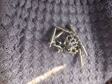 esger sekilleri çekmek: Naxışlı dizayna malik dekorativ açarlar dəsti. Dəst müxtəlif ölçülü və — 1