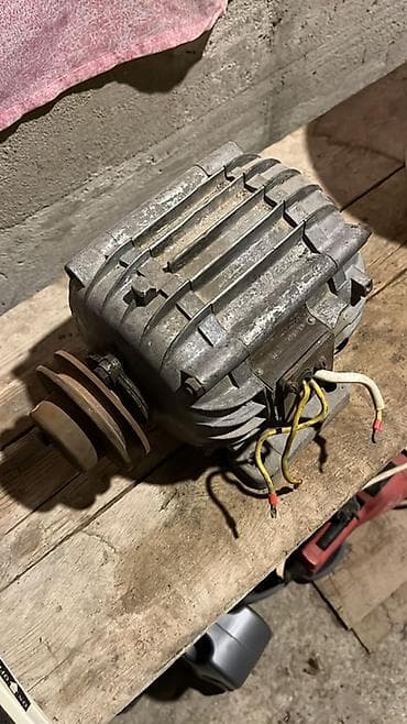 сварочный аппарат лошадь 500: 3 faza elektrik matoru təcili satılır. 220 voltla da işlətmək olar — 2