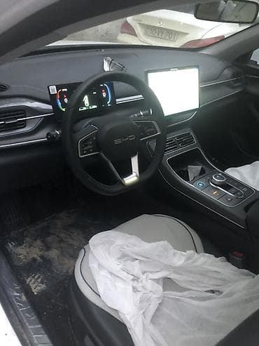 Avtomobil satışı: BYD Qin Plus DM-i sedan – ağ kuzovlu, hibrid (plug-in) model. Əsas — 3