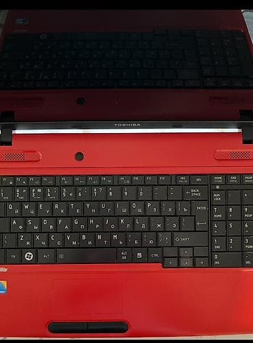 en ucuz notebook: Toshiba noutbuk – qırmızı korpuslu, tam ölçülü klaviatura və ayrıca — 8