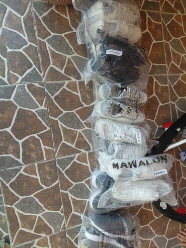 Пиджаки: Uşaq idman ayaqqabıları – müxtəlif modellər və rənglər. 34 den — 1