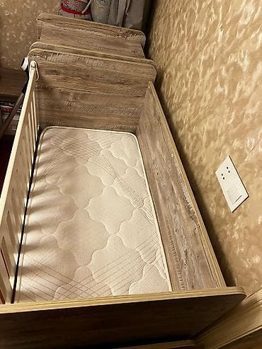 Beşiklər: Oğlan və qız üçün, Dördbucaq, Beşik, Dəstsiz, Matras ilə, Yellənmə mexanizmsiz — 2