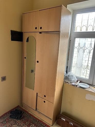 islenmis guzgu: Ağac rəngli, çoxfunksiyalı paltar şkafı. - Material: laminat/LDSP ağac — 1