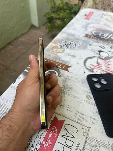 honor 40: Infinix Hot 40 — 1