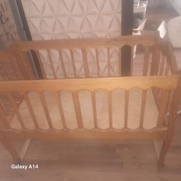продам детскую кроватку: Oğlan və qız üçün, Dördbucaq, Beşik, Dəst ilə, Matrassız, Yellənmə mexanizmsiz — 3