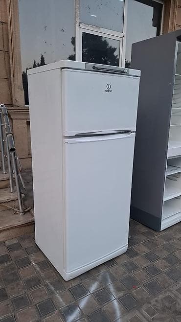 Indesit iki qapılı soyuducu - Rəng: ağ - Yuxarıda dondurucu bölmə