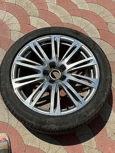 Razilasma yolu ilə audi a8 teker ve qalinvagen arxa stoplari açkiləri