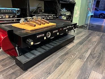 kofe aparatl: La Marzocco FB70 4 Group — şirkətin 70 illik yubileyi münasibətilə — 5