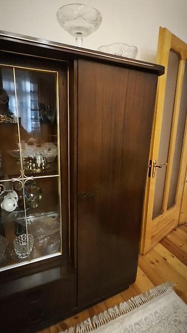 buffet: Klassik üslubda iri vitrinli bufet/dolab - Material: tünd qəhvəyi — 4