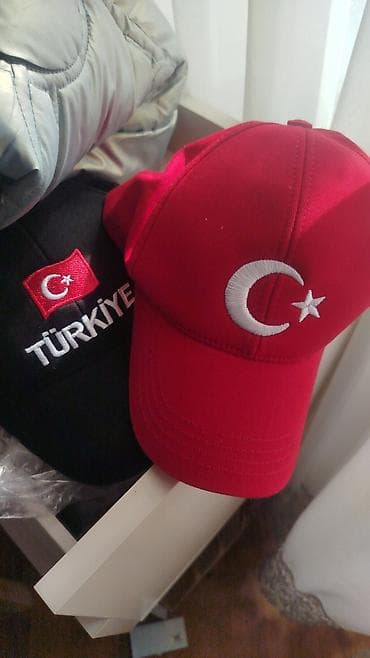 fendi cantalar: Qış üçün papaq və kepka kolleksiyası - İsti trikotaj papaqlar — 8