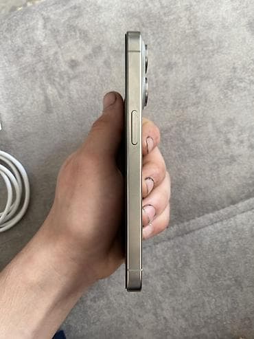 iphone se 2 azerbaycan: IPhone 15 Pro, 256 GB, Natural Titanium, Face ID — 7