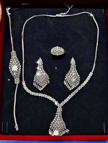 gumus kamplektler: Dəstə daxildir: Üzük, Sırğa, Bilərzik, Ağ qızıl — 2