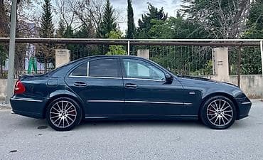 ford 8 1: Mercedes-Benz E-Class: 2.7 l | 2003 il Sedan — 7