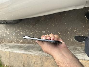 Xiaomi Redmi smartfon - Model: Redmi (arka qapaqda “Redmi” loqosu və