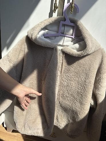 polo kurtka: Xəzli kapüşonlu jaket - Model: qısa ölçülü, ön hissəsi tam fermuarlı — 2