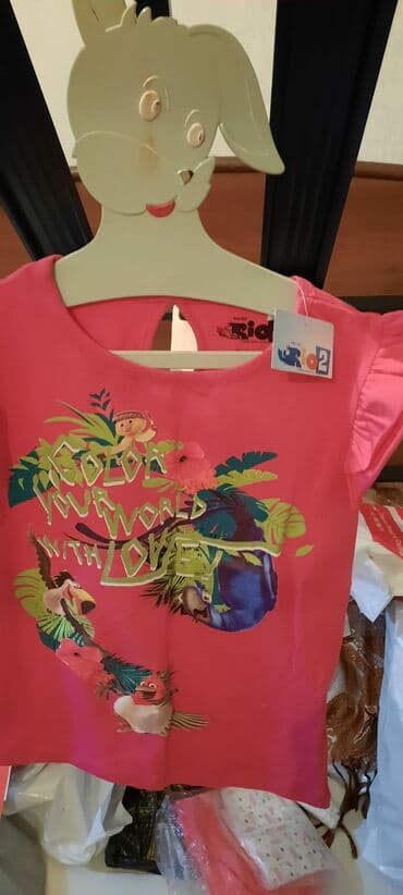 3 duymə koynək: Müxtəlif razmerli köynəklər.Hər biri təzədi.Biri 10 manat.deaktiv — 10