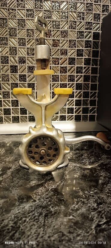 nar şirəsi çəkən: Ətcəkən 2 eded Biri yenidir 15 manata Biri istifade olunub 10 manata — 1