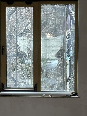 PVC pəncərə dəsti - Material: PVC profilli, taxta rəngli laminasiya