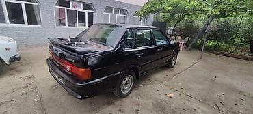07 oturacaqlar: Lada Samara – qara rəngli hetçbek Xüsusiyyətlər: - Kuzov: 5 qapılı — 6