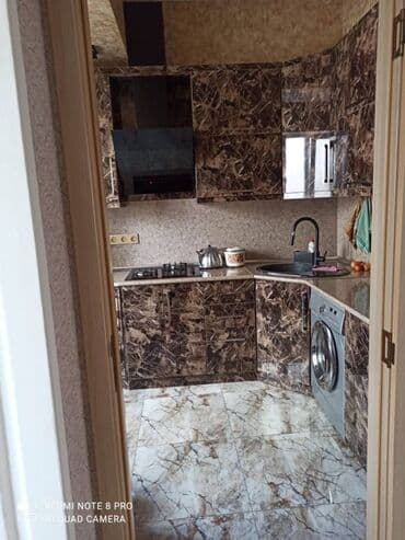 sibrizdə evlərin qiyməti: Bakı, 3 otaqlı, Köhnə tikili, m. Sahil, 80 kv. m — 8