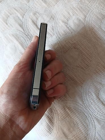 apple komputer: IPhone 4, Qara, Qırıq — 5