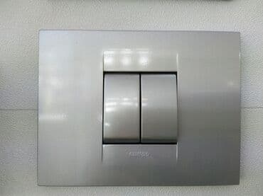 Vıkluçatellər: Gree markalı, gümüşü rəngli, iki düyməli elektrik açarı. Evdə və ya — 1