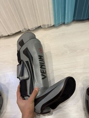 Maskalar, eynəklər: Venum döyüş qoruyucu dəsti Məzmun: - Baş qoruyucu (full-face) – geniş — 3