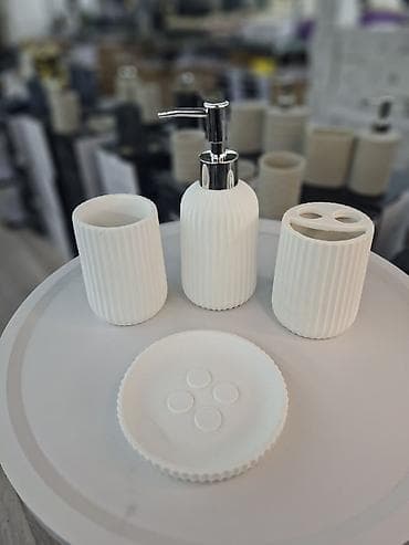 Hamam aksesuarları dəsti – dispenserli 4-lü set - Tərkib: maye sabun