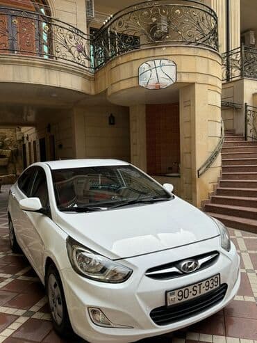 тойота камри 2012 цена: Hyundai Accent sedan – ağ rəng, 4 qapı, şəhər üçün rahat və ekonomik — 2