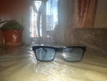 Eynəklər: Mavi şüşəli gün eynəyi. Həm kişi, həm də qadın üçün uyğun gəlir — 3