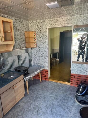 memar ecemi: Salam. Ev xutorda yerləşir. 1 nəfər bəy otaq yoldaşı axtarılır. Tələbə — 8