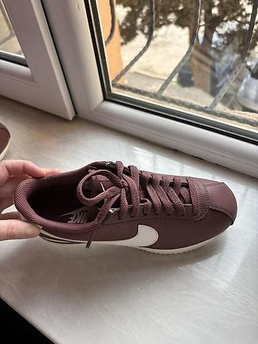 kofta kişi: Oriqinal Nike razmer 36.5 Baha alinib sadece razmer uygun gelmir deye — 2