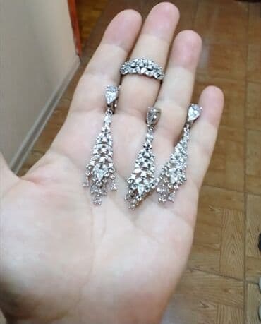 isbartivni desdleri: Dəstə daxildir: Sırğa, Gümüş, 925 Əyar — 2