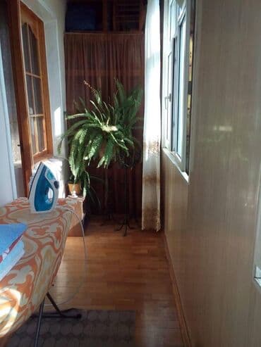 9 ci mikrorayon satilan evler: Bakı, 3 otaqlı, Köhnə tikili, m. Xalqlar Dostluğu, 90 kv. m — 6