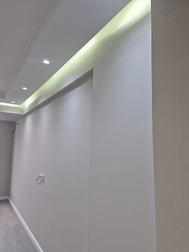 Dayələr: - Daxili dizayn: açıq-boz və ağ tonlarda müasir üslub, hamar divar — 10