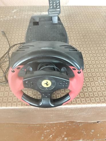 Thrustmaster Ferrari yarış sükanı və pedallar dəsti - Markalı