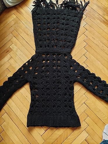 Qara toxunma kofta.cox qalin ve isti saxlayir .2cur geyinmek