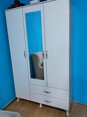 paltar dolab: Dolab satılır — 180 AZN, Gənclik (8660) Gunel1 - Rəng: ağ - 3 qapılı — 1