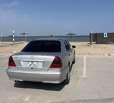 mercedes e 220: Mercedes-Benz C-Class: 2.8 l | 1995 il Sedan — 9